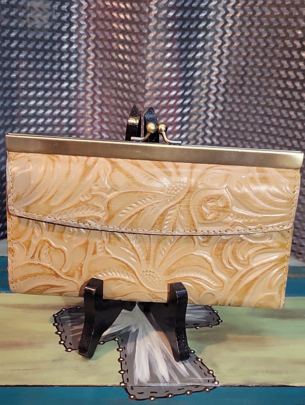 Patricia Nash Beige Embossed Leather Kiss-Lock Wallet
